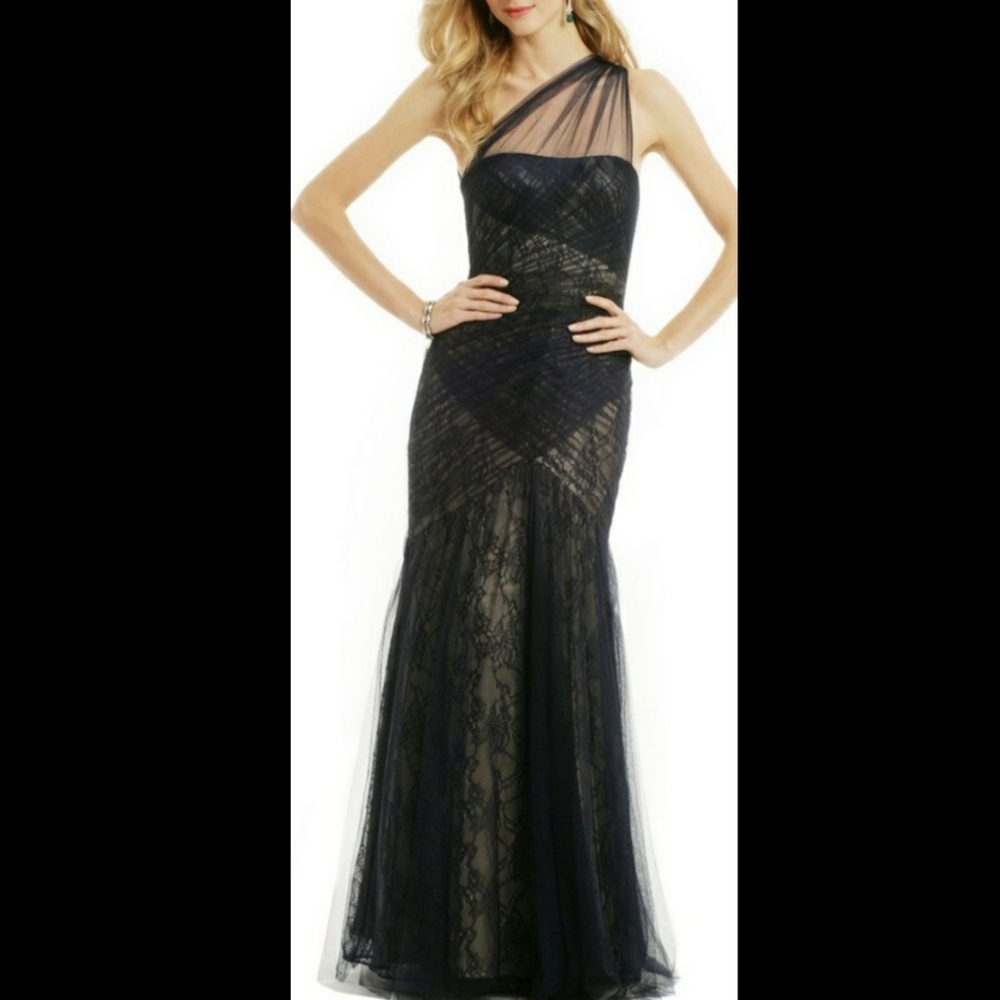 Monique lhuillier Black nude tulle lace dress gown